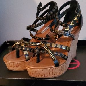 NIB - Steve Madden Quickk Sandals